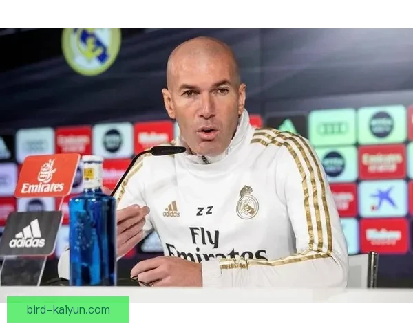 齐达内球队结构分析：战术灵活性与球员配置的协同发展